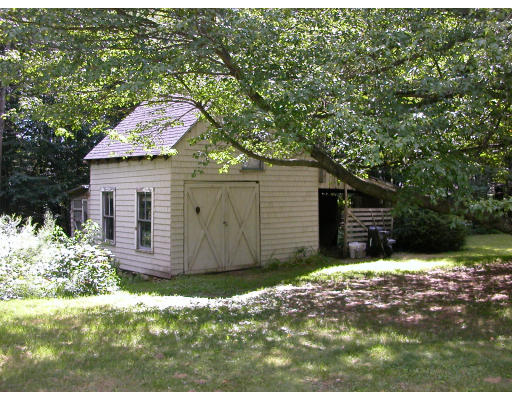 104 Hanlon Road Holliston, MA 01746 - Photo 4 of 11 Gallery Image 4