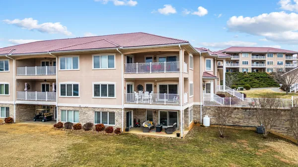 $929,900 | 1052 La Casa Court, Moneta, VA 24121