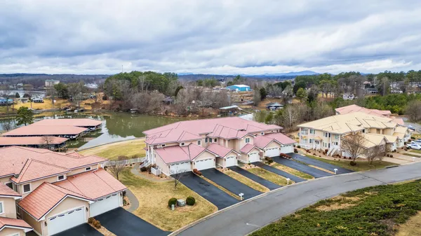 $929,900 | 1052 La Casa Court, Moneta, VA 24121