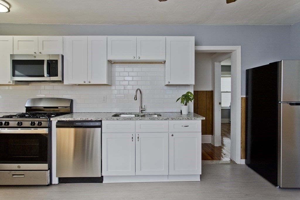 62-64 Draper Street Springfield, MA 01108 - Photo 9 of 24