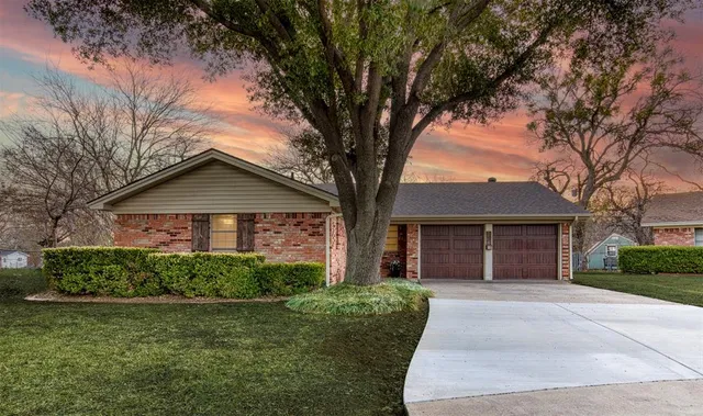 $330,000 | 521 Val Oak Court, Hurst, TX 76053