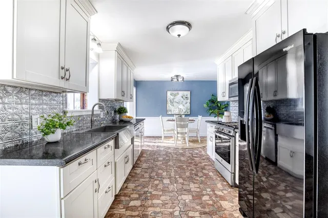 $330,000 | 521 Val Oak Court, Hurst, TX 76053