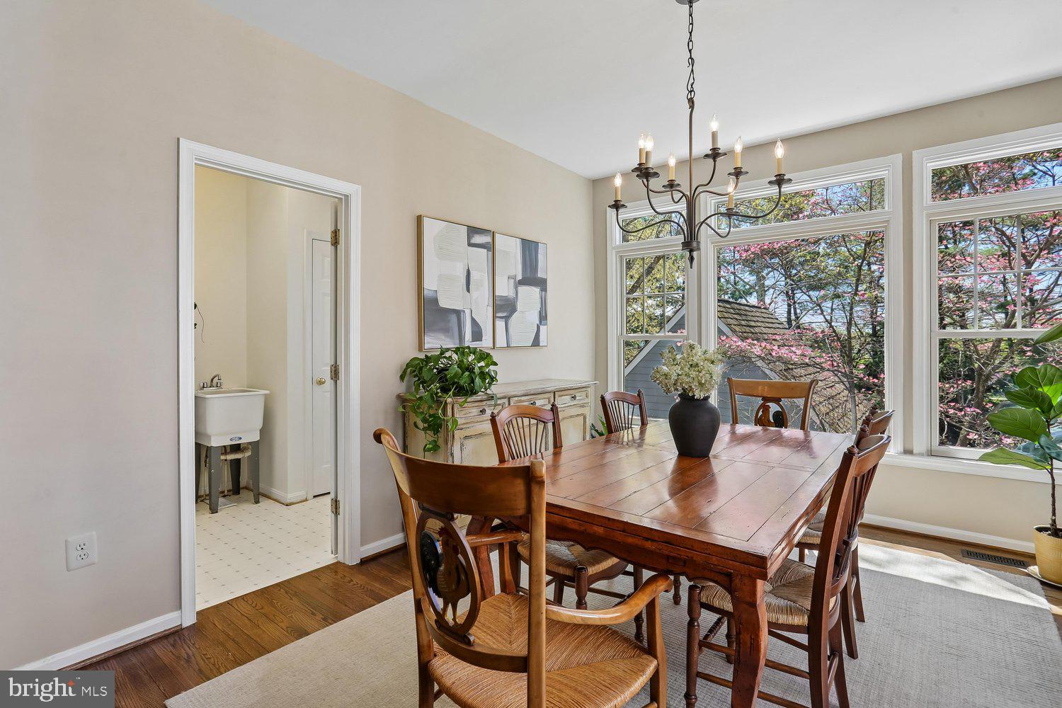 306 Beckwith Street Gaithersburg, MD 20878 - Photo 18 of 62 Roomy breakfast/sunroom