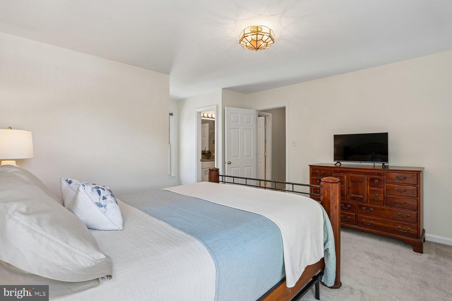 306 Beckwith Street Gaithersburg, MD 20878 - Photo 35 of 62 Second bedroom with walk-in closet