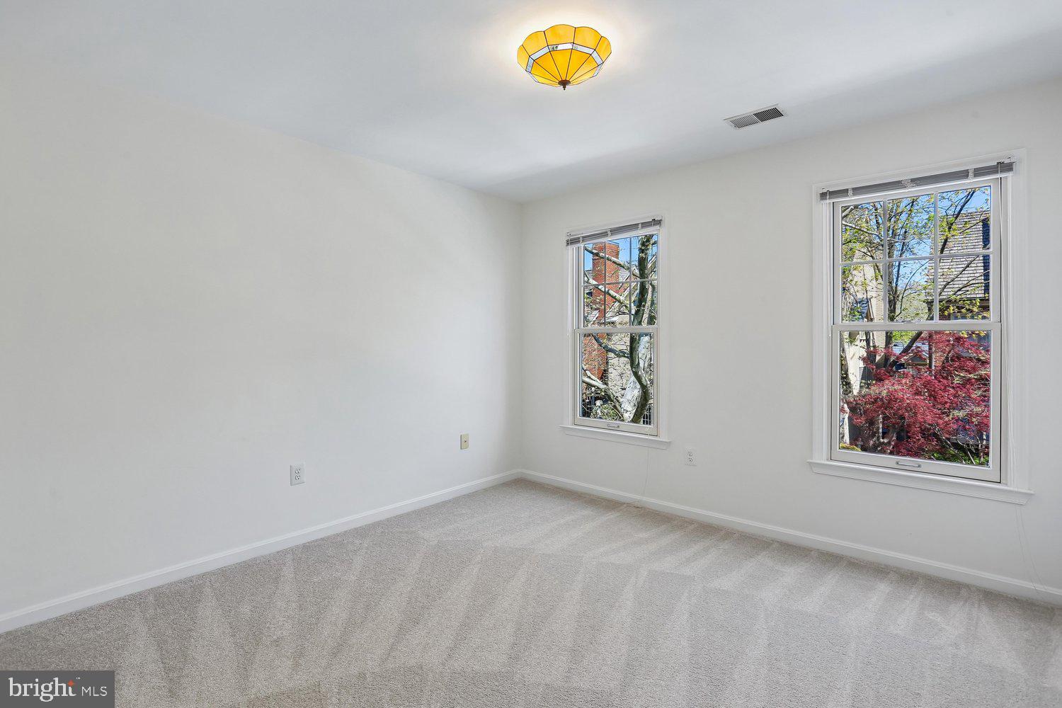 306 Beckwith Street Gaithersburg, MD 20878 - Photo 37 of 62 Bright third bedroom