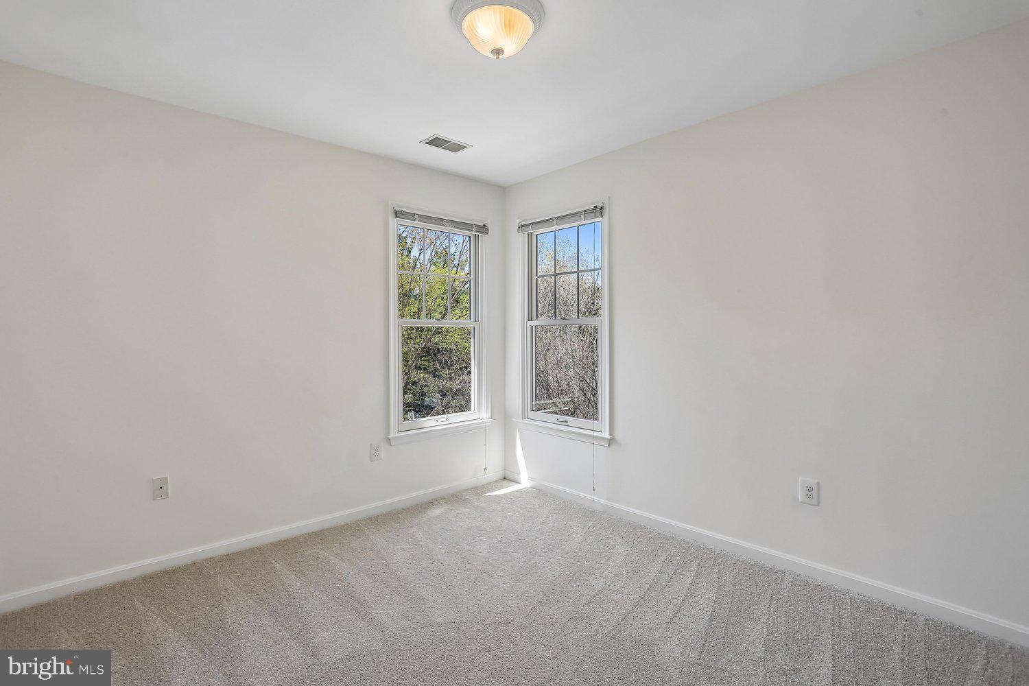 306 Beckwith Street Gaithersburg, MD 20878 - Photo 41 of 62 Large bright fourth bedroom