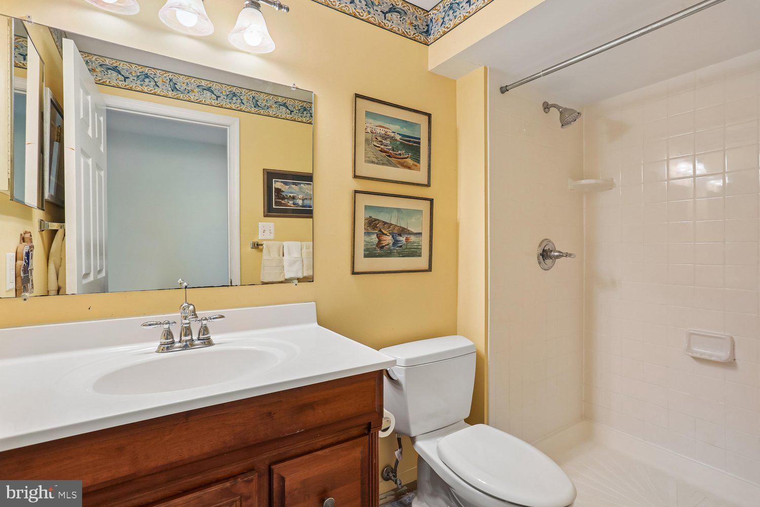 306 Beckwith Street Gaithersburg, MD 20878 - Photo 53 of 62 Full bath w/ decorator tile