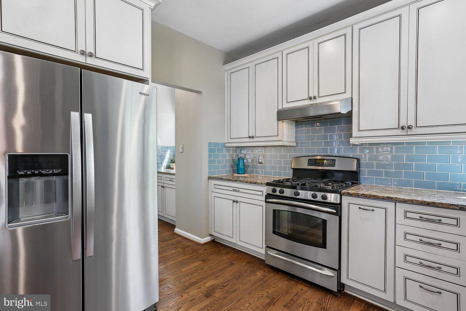 306 Beckwith Street Gaithersburg, MD 20878 - Photo 7 of 62 Updated kitchen w/ stainless steel applicances