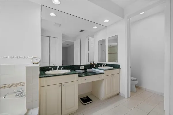 $6,900 | 896 Spinnaker Drive, Unit 896, Hollywood, FL 33019