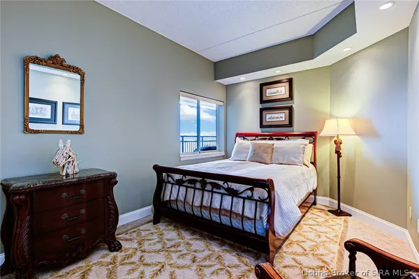 $450,000 | 1 Riverpointe Plaza, Unit 905, Jeffersonville, IN 47130