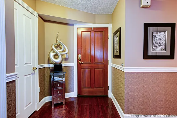$450,000 | 1 Riverpointe Plaza, Unit 905, Jeffersonville, IN 47130