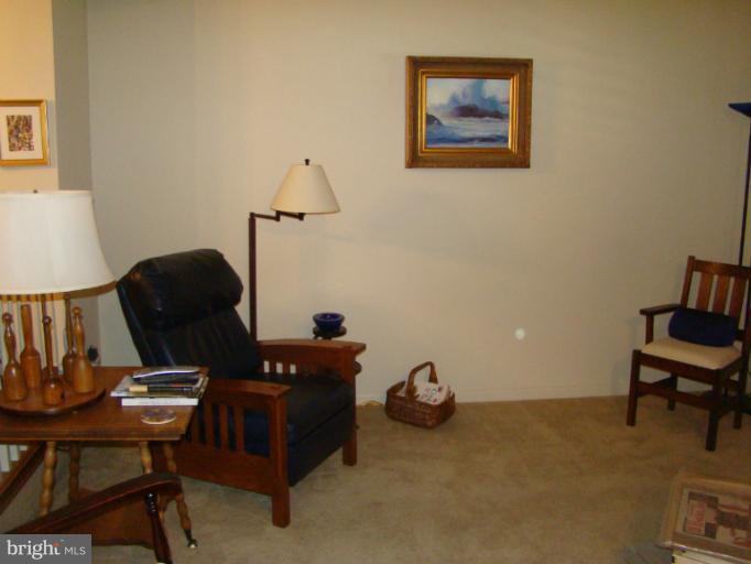 6510 Castine Lane Springfield, VA 22150 - Photo 8 of 11 Living Room