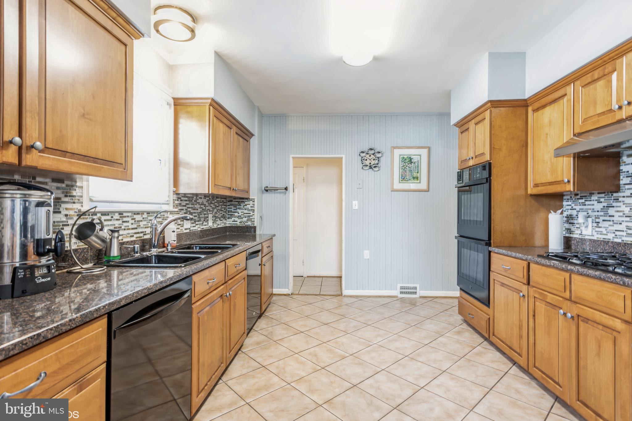 3216 Fallstaff Road Baltimore, MD 21209 - Photo 17 of 59