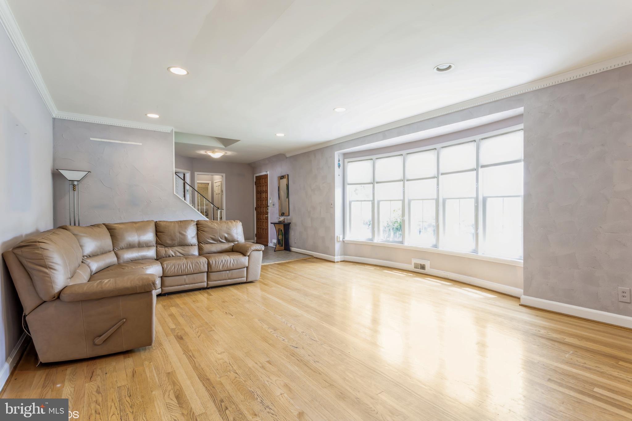 3216 Fallstaff Road Baltimore, MD 21209 - Photo 6 of 59