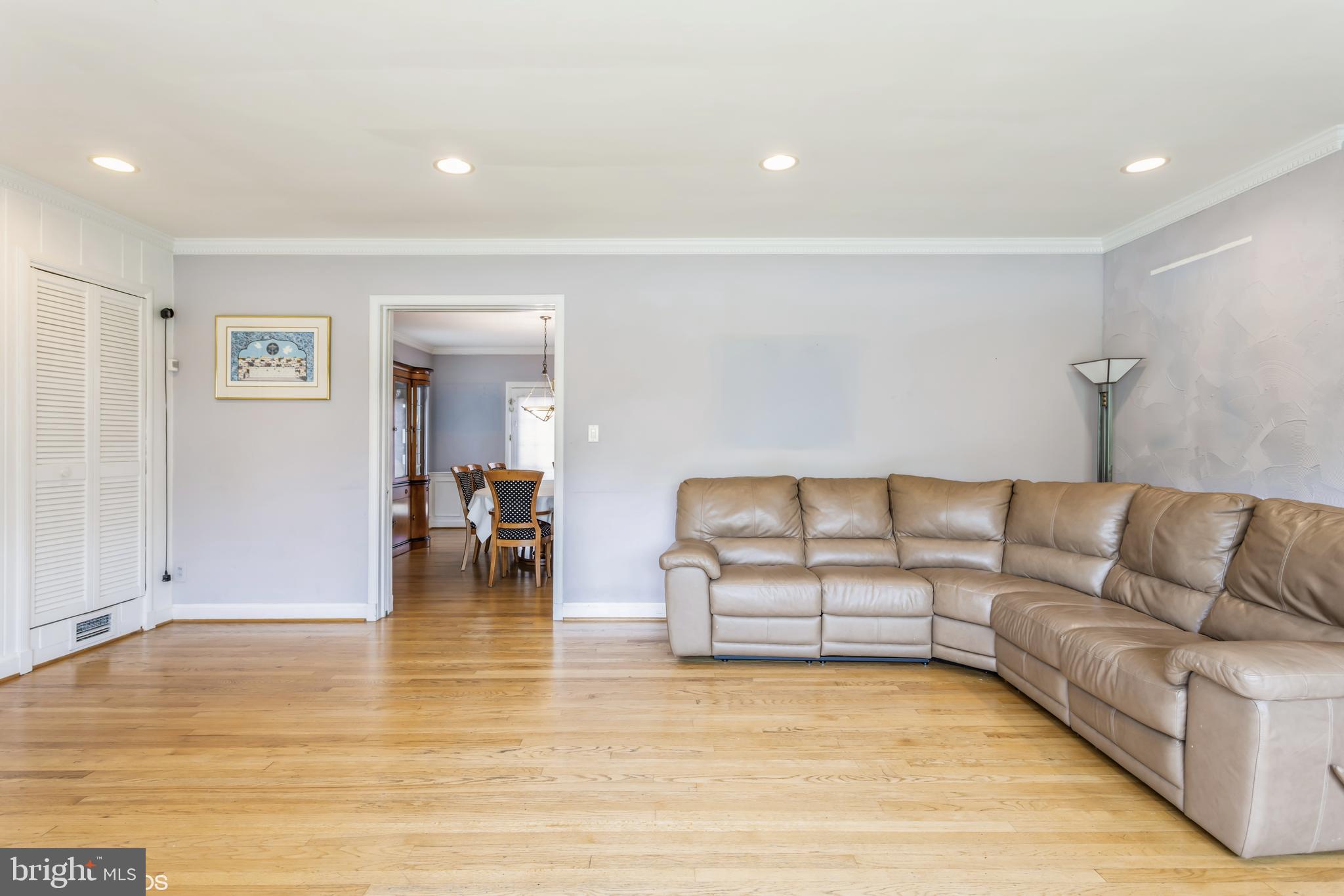 3216 Fallstaff Road Baltimore, MD 21209 - Photo 10 of 59