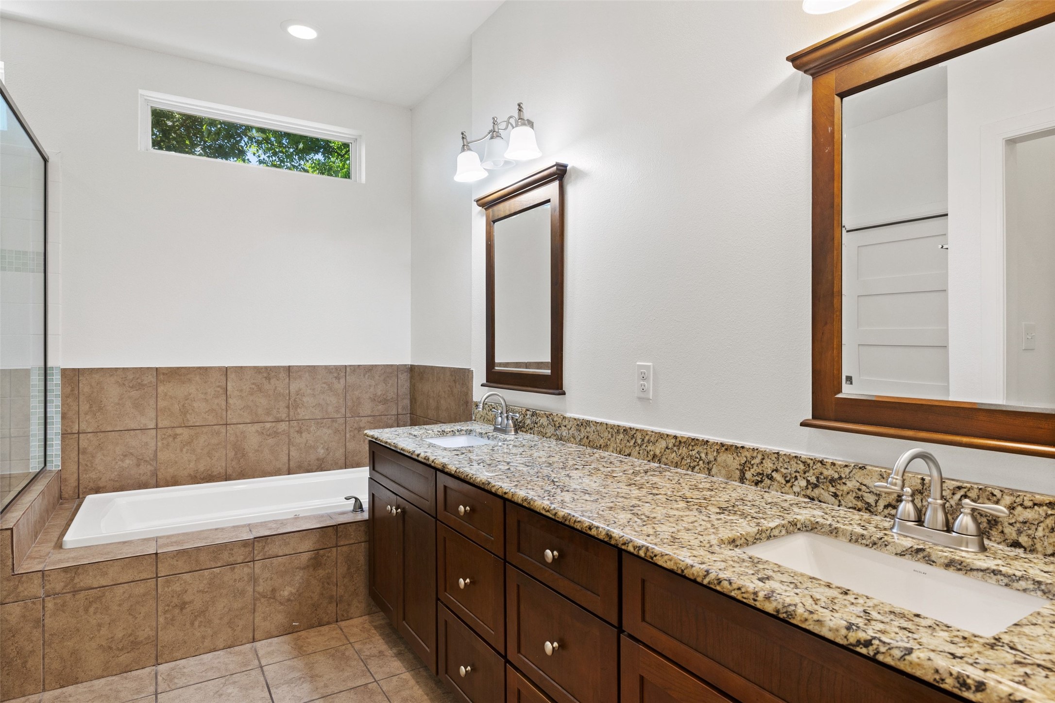 3203 East 18th Street Austin, TX 78721 - Photo 19 of 38