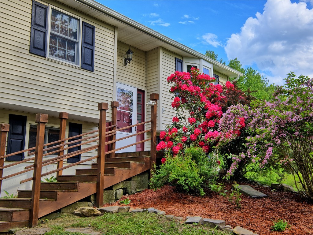228 Port Road Binghamton, NY 13901 - Photo 3 of 36 Gallery Image 3