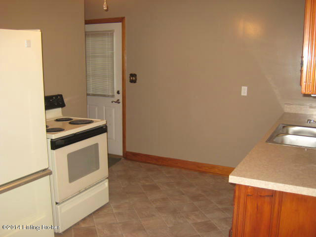 9108 Chenault Road Louisville, KY 40258 - Photo 9 of 23 Appliances remain