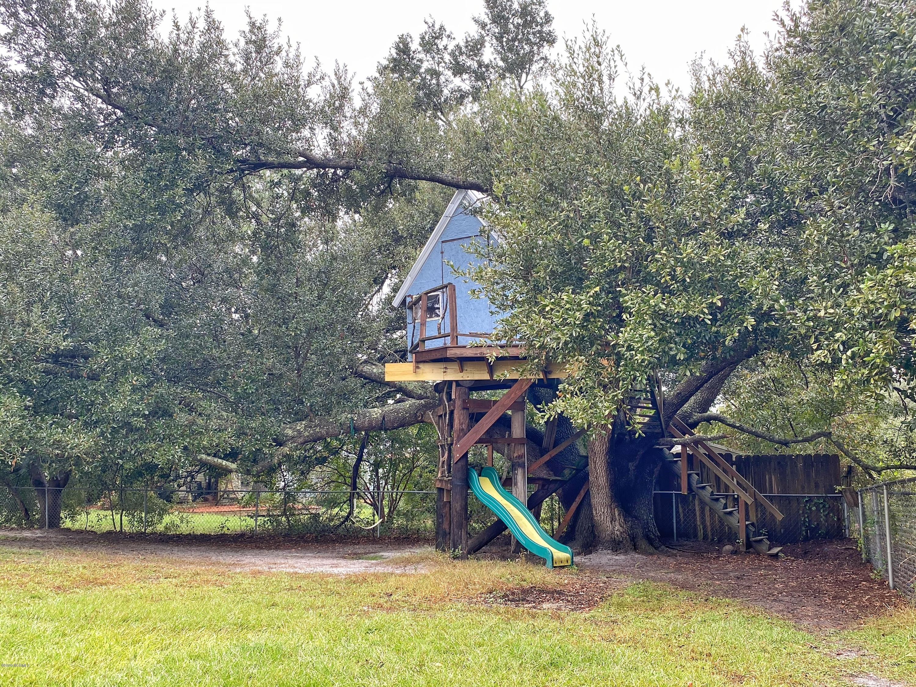 499 Sand Ridge Road Hubert, NC 28539 - Photo 15 of 42 Treehouse2