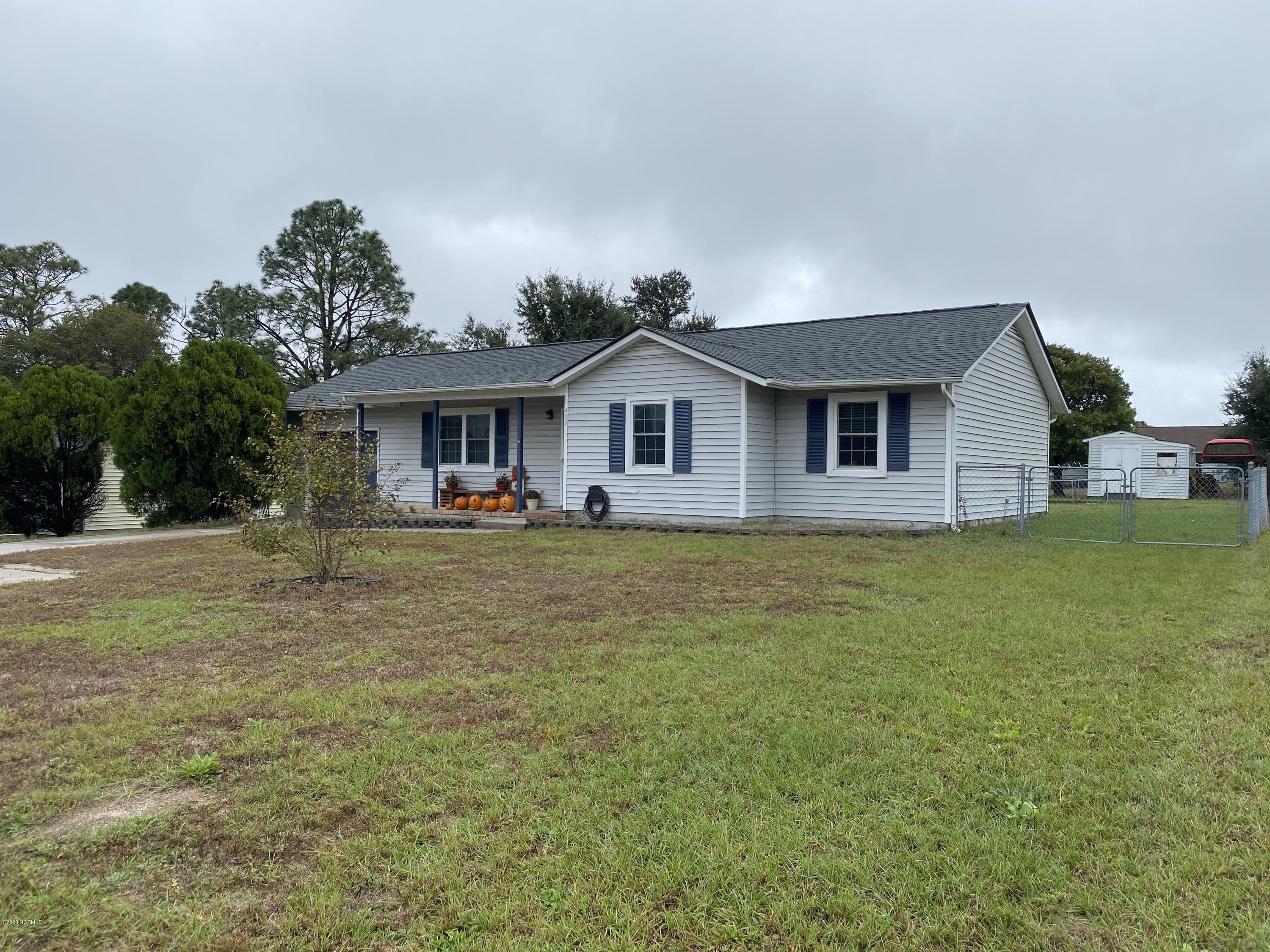 499 Sand Ridge Road Hubert, NC 28539 - Photo 8 of 42 IMG_5898