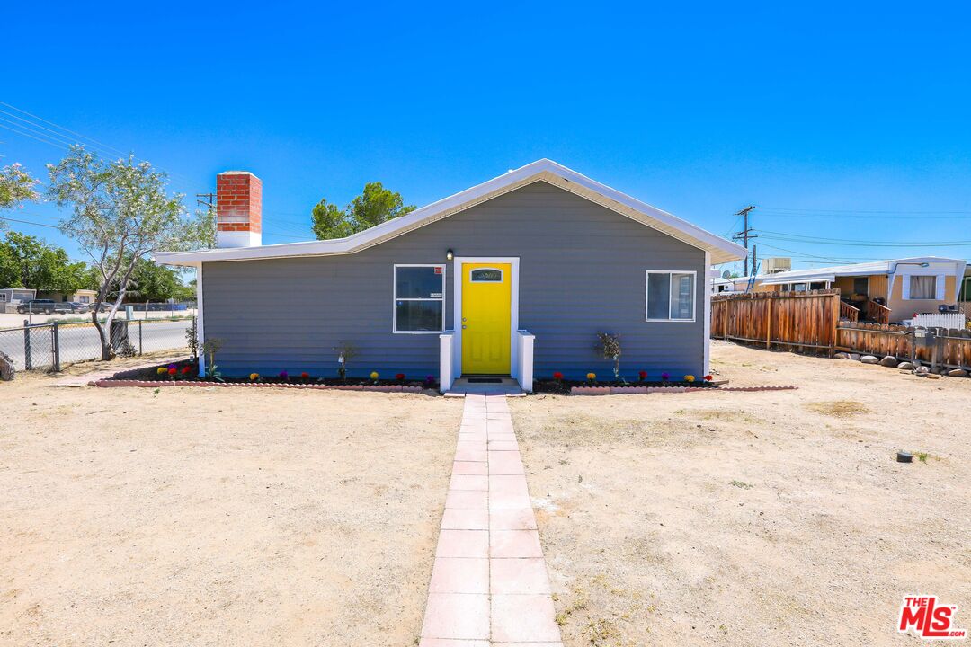 301 West Reeves Avenue Ridgecrest, CA 93555 - Photo 1 of 31 Gallery Image 1