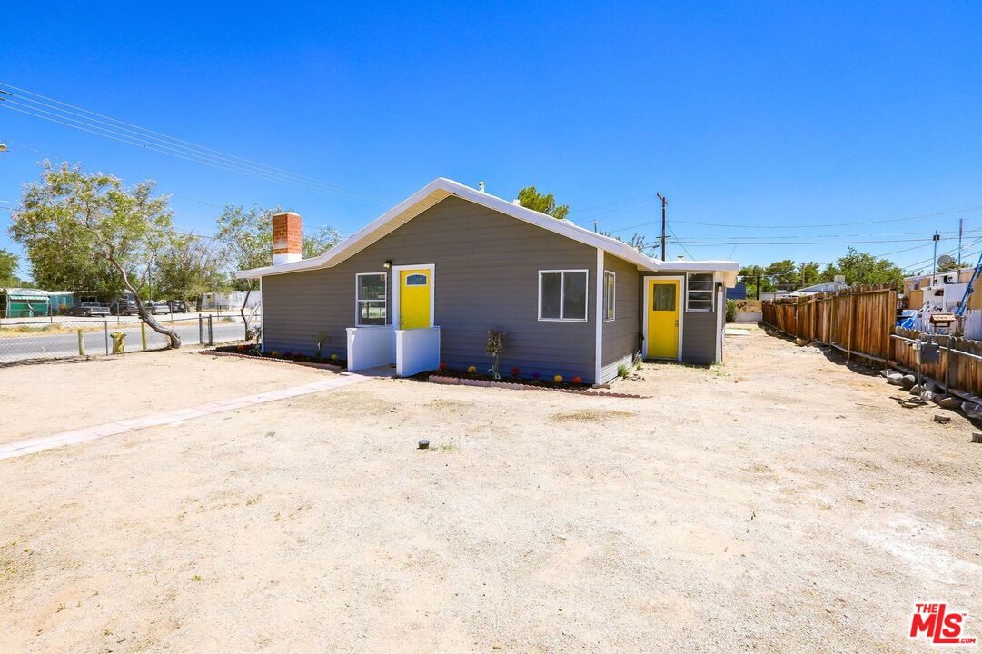 301 West Reeves Avenue Ridgecrest, CA 93555 - Photo 2 of 31 Gallery Image 2