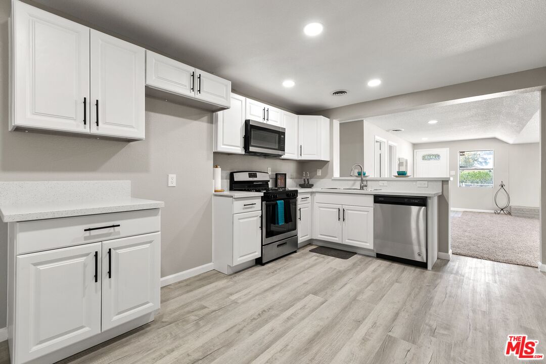 301 West Reeves Avenue Ridgecrest, CA 93555 - Photo 3 of 31 Gallery Image 3