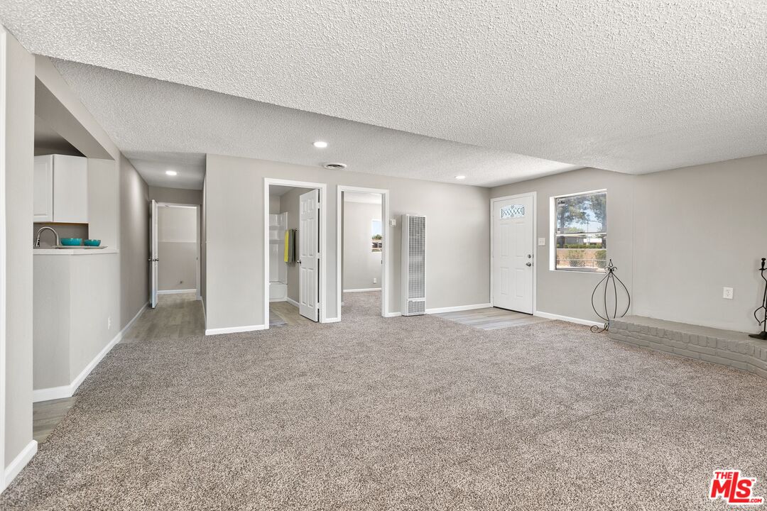 301 West Reeves Avenue Ridgecrest, CA 93555 - Photo 6 of 31 Gallery Image 6