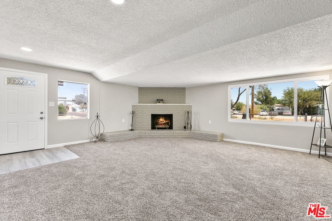 301 West Reeves Avenue Ridgecrest, CA 93555 - Photo 7 of 31 Gallery Image 7