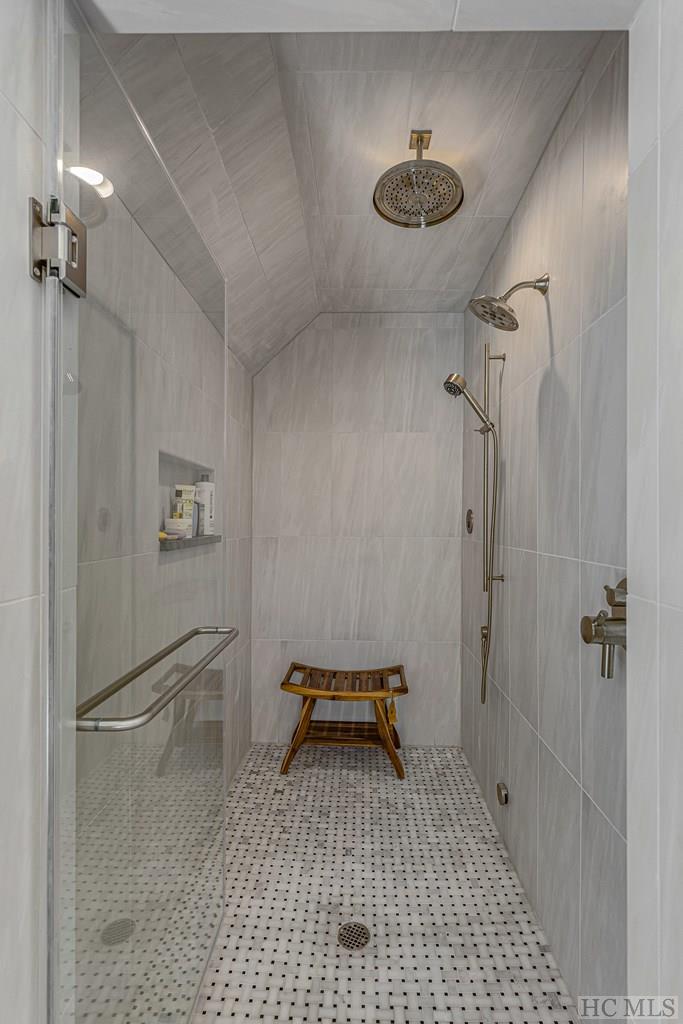 809 Flagstone Road Sapphire, NC 28774 - Photo 17 of 31 Gallery Image 17