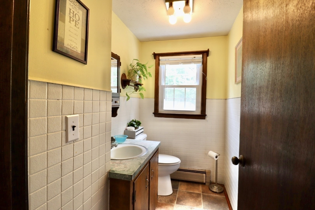 122 Flavell Road Groton, MA 01450 - Photo 11 of 32 Gallery Image 11