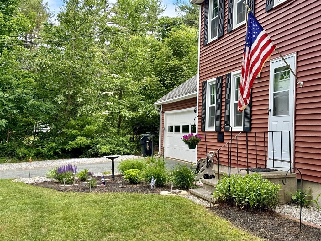 122 Flavell Road Groton, MA 01450 - Photo 3 of 32 Gallery Image 3