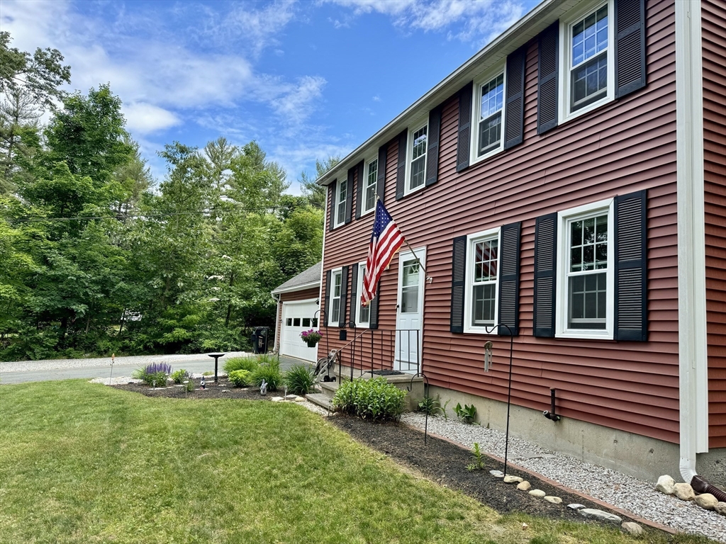 122 Flavell Road Groton, MA 01450 - Photo 4 of 32 Gallery Image 4