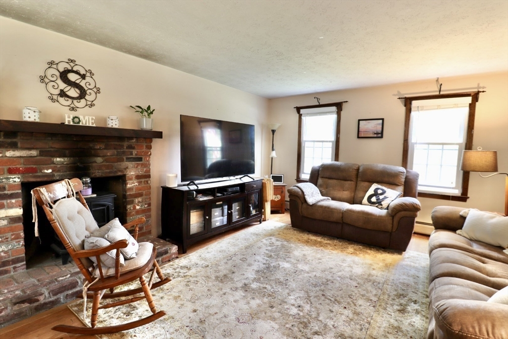 122 Flavell Road Groton, MA 01450 - Photo 9 of 32 Gallery Image 9