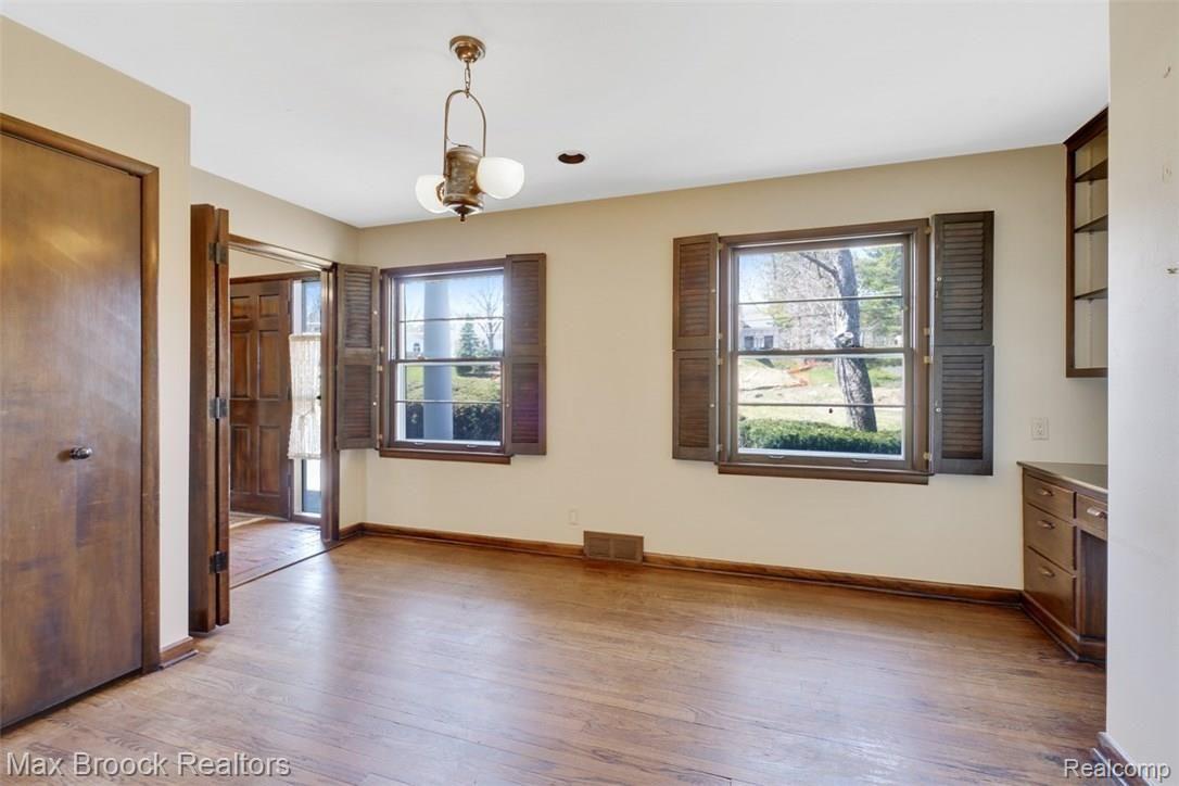 6765 Meadowlake Road Bloomfield Hills, MI 48301 - Photo 10 of 29 dsc01635-dsc01639.jpg