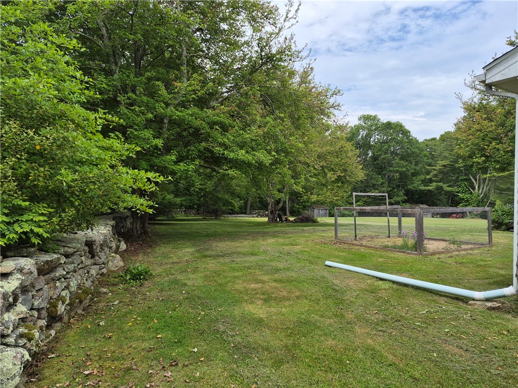 345 Stone Church Road Tiverton, RI 02878 - Photo 5 of 40