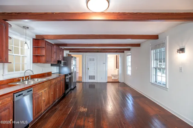 $2,800 | 201 Ann Street, Beaufort, NC 28516