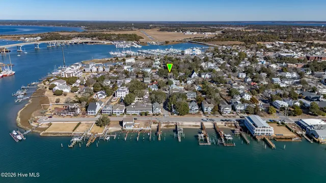 $2,800 | 201 Ann Street, Beaufort, NC 28516