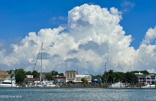 $2,800 | 201 Ann Street, Beaufort, NC 28516