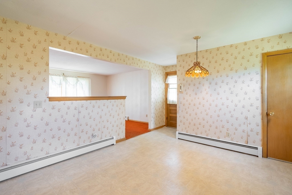 58 Wedgewood Road Worcester, MA 01602 - Photo 12 of 28