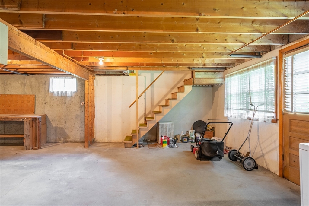 58 Wedgewood Road Worcester, MA 01602 - Photo 28 of 28 a view of a room with gym equipment