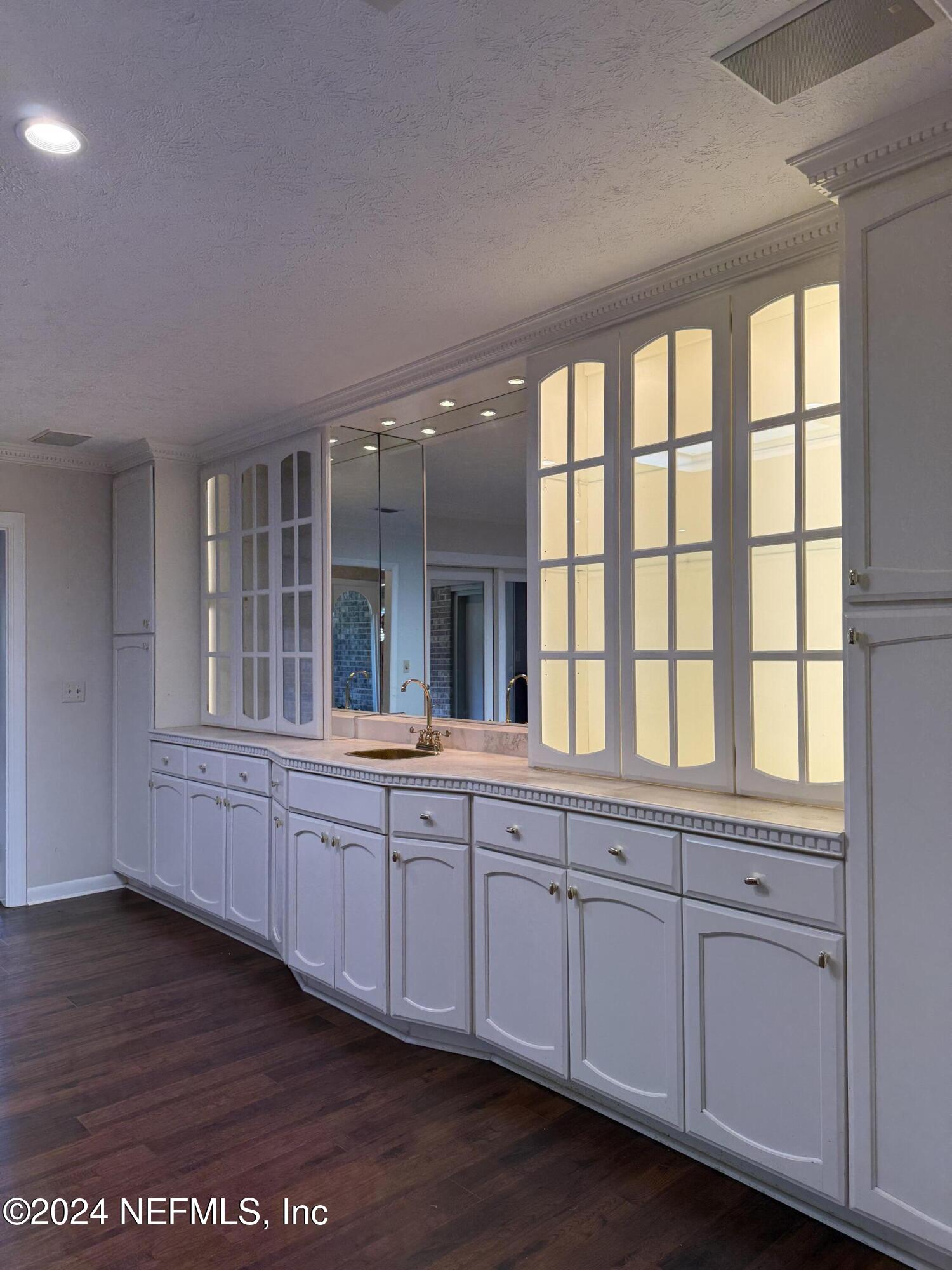 3401 Debussy Road Jacksonville, FL 32277 - Photo 20 of 96 Great room built-ins