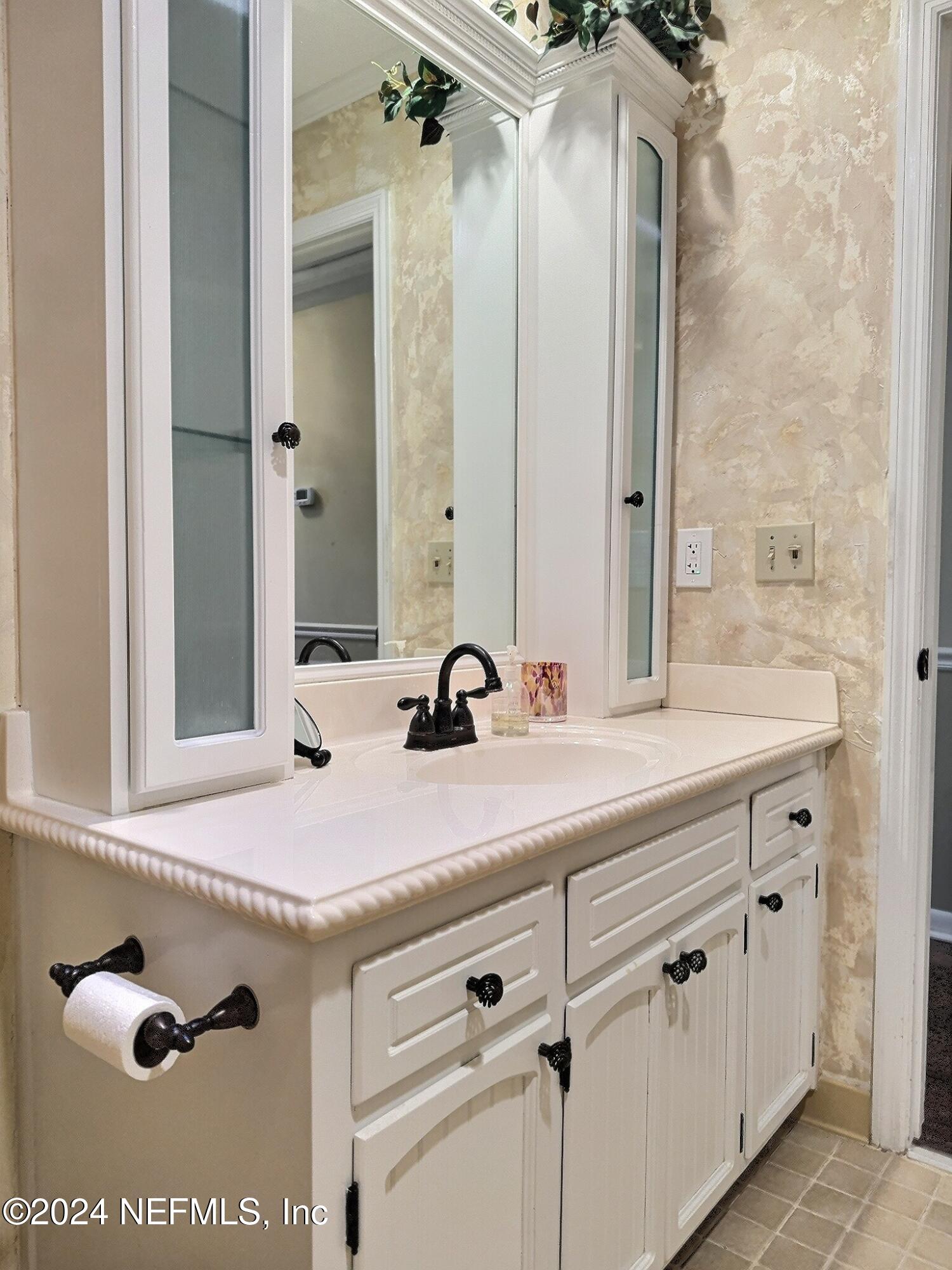 3401 Debussy Road Jacksonville, FL 32277 - Photo 65 of 96 Hall Guest Bath