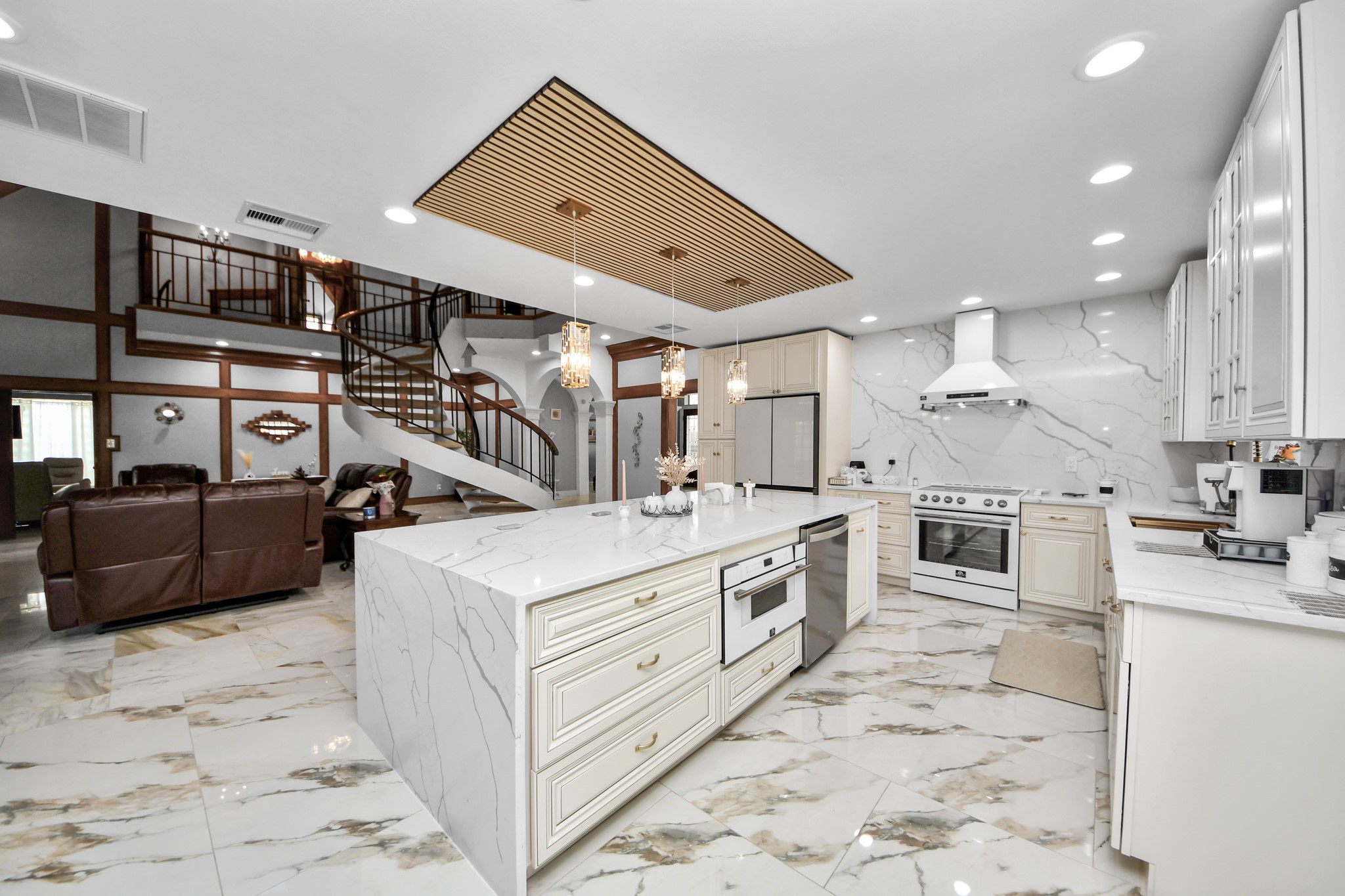 8302 Candlegreen Lane Houston, TX 77071 - Photo 13 of 50