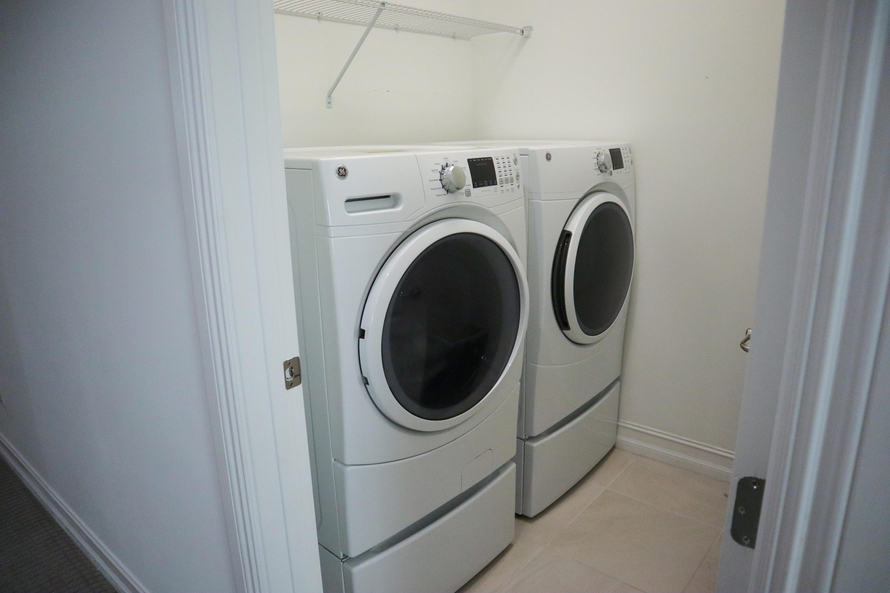 9474 Glider Way Boca Raton, FL 33428 - Photo 21 of 24 20 Laundry