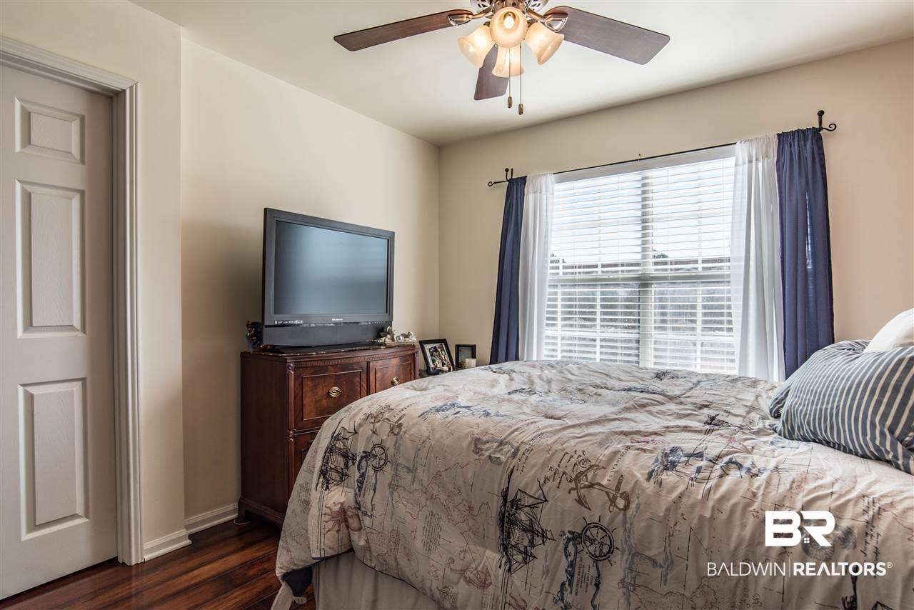 1517 Regency Road, Unit 14 Gulf Shores, AL 36542 - Photo 19 of 25 Guest Bedroom