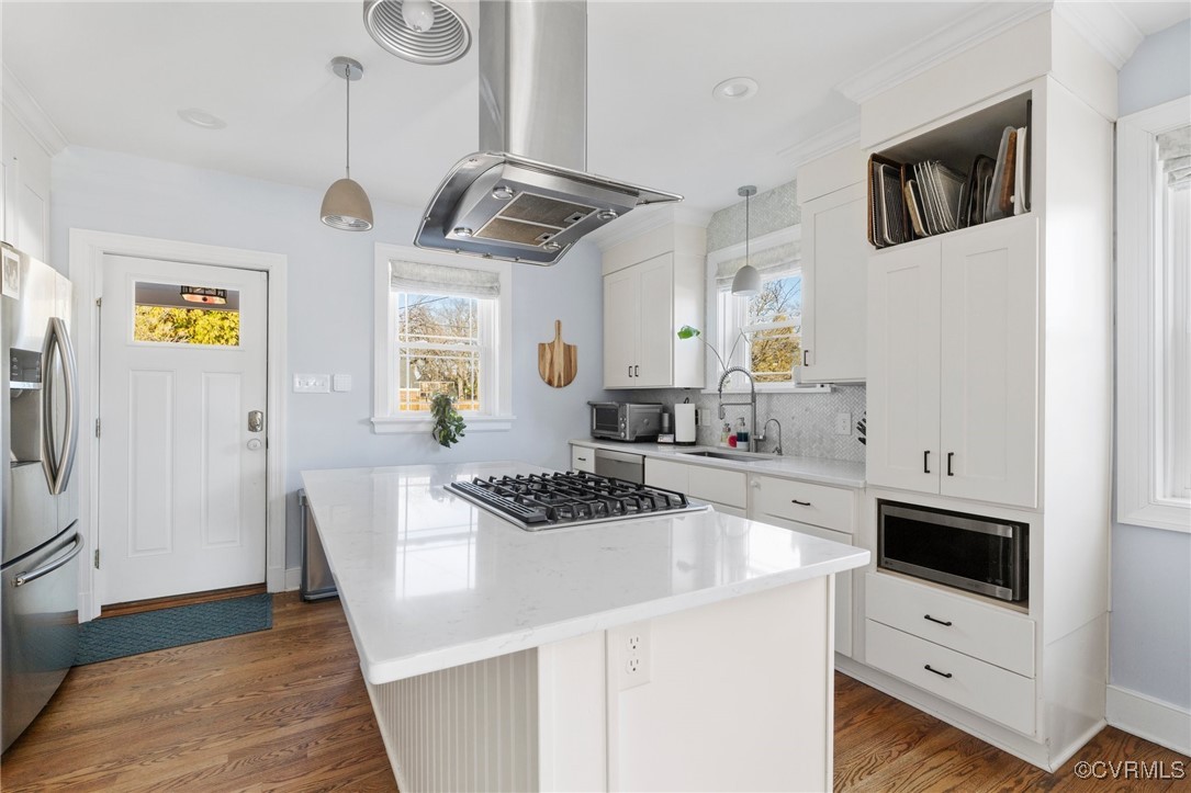 4100 Patterson Avenue Richmond, VA 23221 - Photo 14 of 37 a kitchen with stainless steel appliances a microwave a stove and white cabinets