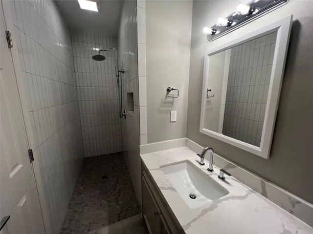 $2,400 | 1516 Park Street, Unit B, Houston, TX 77019