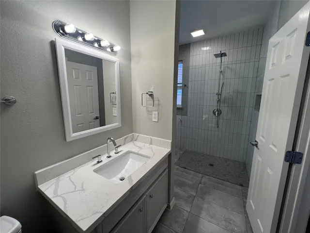 $2,400 | 1516 Park Street, Unit B, Houston, TX 77019