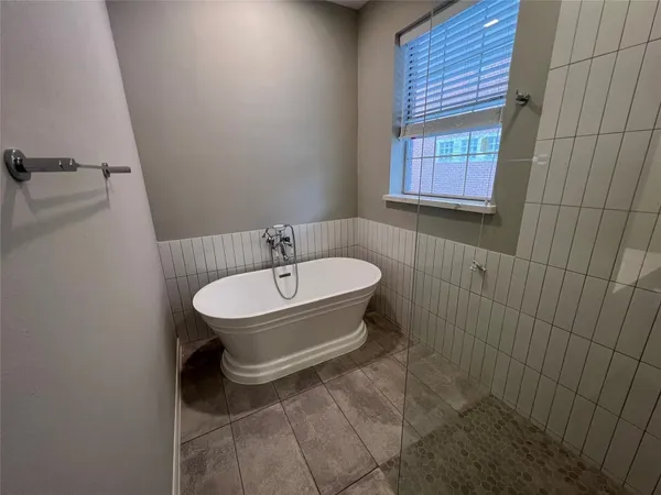 $2,200 | 1516 Park Street, Unit B, Houston, TX 77019